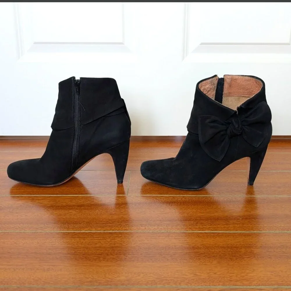 Corso Como Italian ankle boot with bow, leather soles - black - size 8